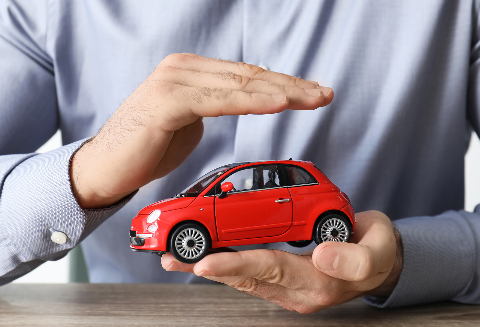 Auto wird geschützt durch passende KFZ Versicherung von Versicherungsbüro Schweiger