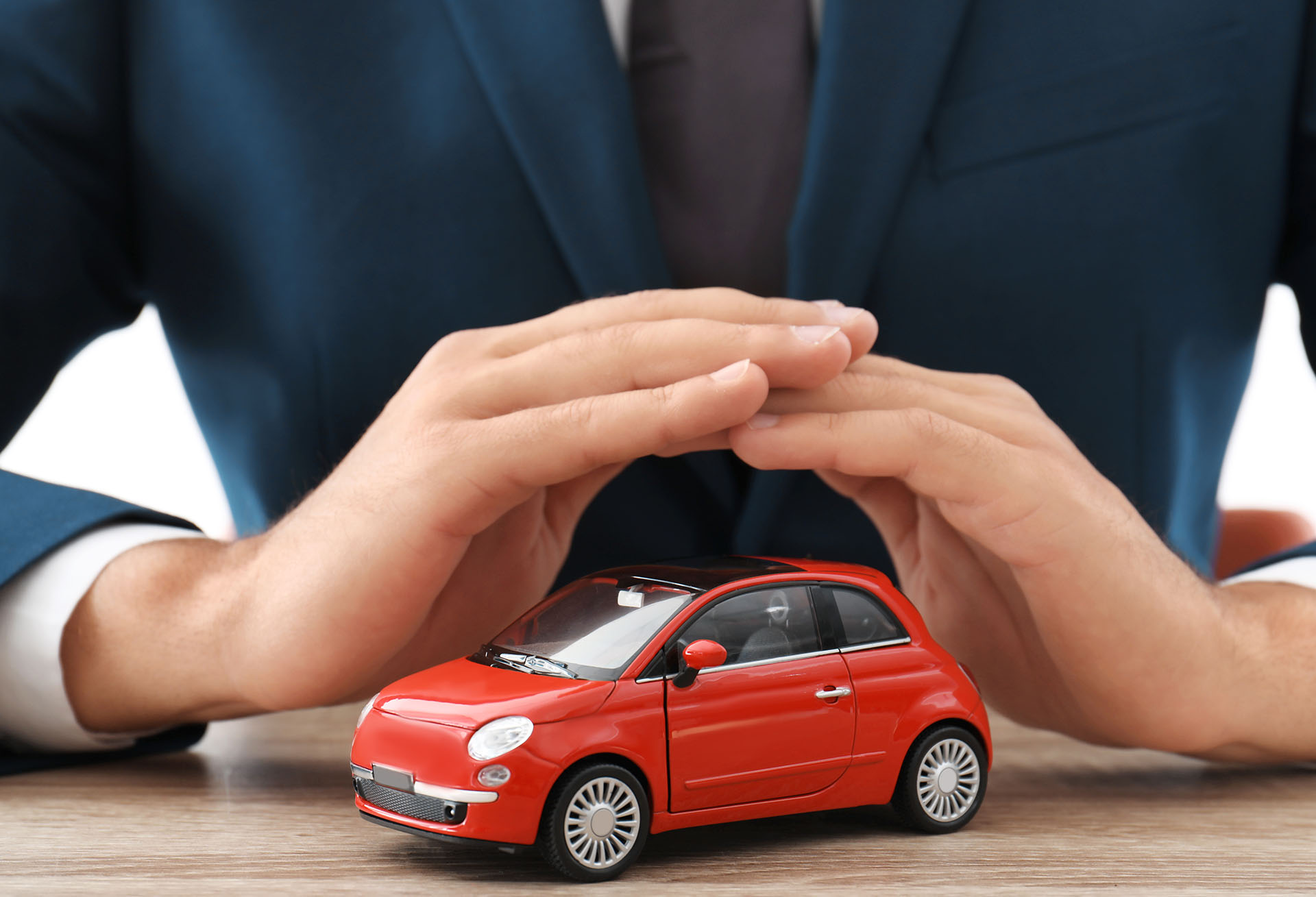 Auto geschützt durch passende KFZ Versicherung
